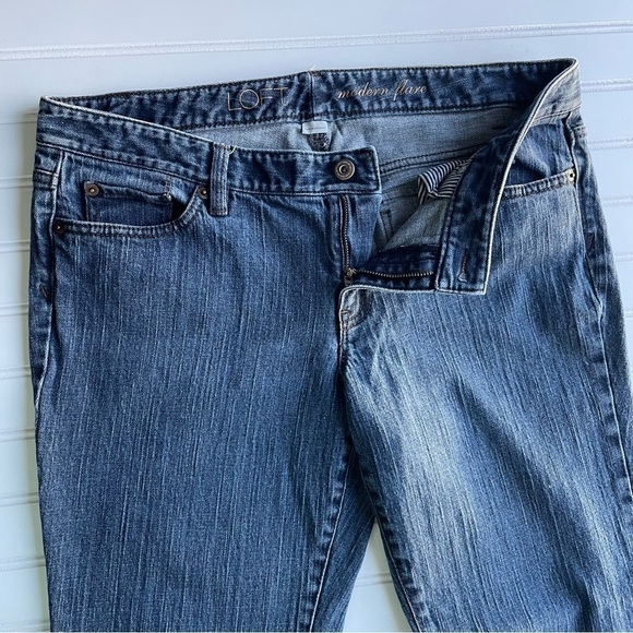 Ann Taylor LOFT Denim Flare Jeans Blue Size 12 Mid rise 27.5L inseam - Picture 3 of 9